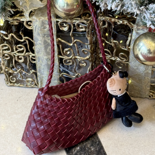 11_66_948d1183-52c2-4795-8da6-c198a96f0da8.png French Style Woven Underarm Bag Soft Nappa Leather Handbag with Structured Base, Chic Shoulder Tote for Women