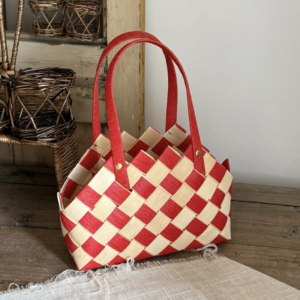42_ef28adc1-60c8-4089-8f46-981b6c4bd3aa.png Japanese Woven Wooden Chip Handbag Red Plaid Basket Tote, Handmade Retro Picnic-Style Bag