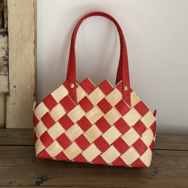44.png Japanese Woven Wooden Chip Handbag Red Plaid Basket Tote, Handmade Retro Picnic-Style Bag