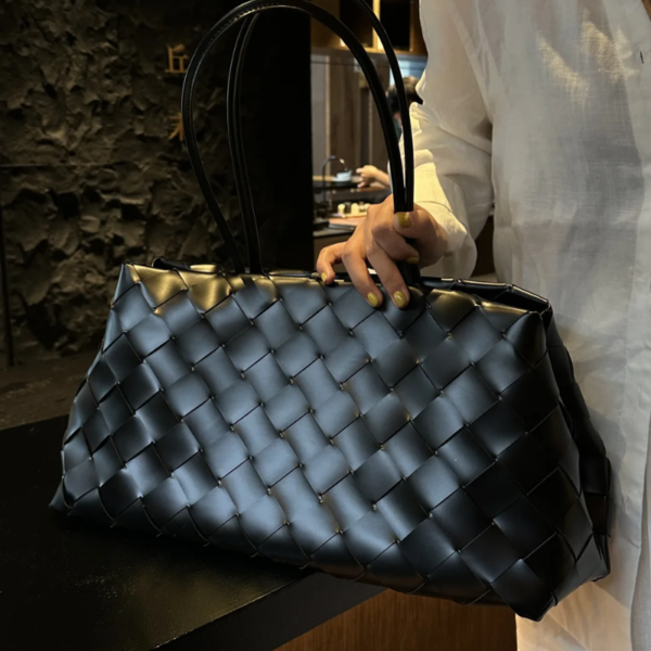 91.png Black Boston Bag Handmade Old Money-Style Top Handle in Tree-Waxed Cowhide with Quilted Weave | Vera